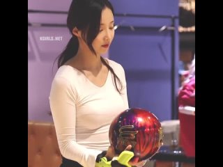 yeonwoo momoland bowling 1 kgirls.net   create, discover and share awesome gifs on gfycat